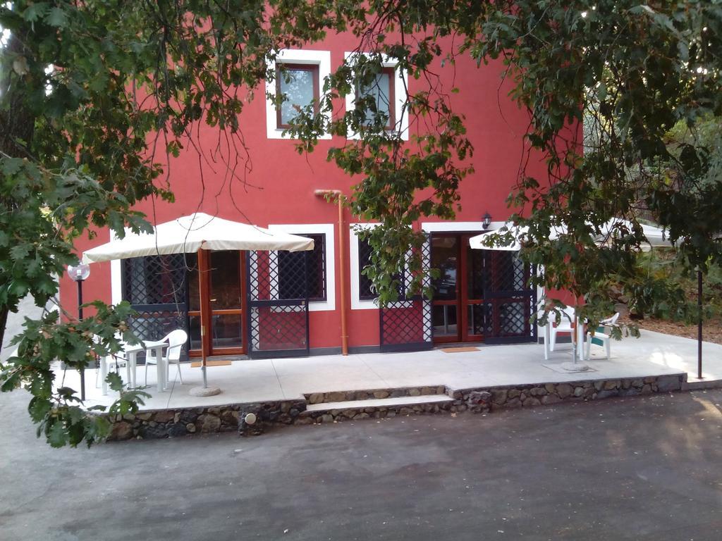 מלון מילו Il Nido Delle Aquile Dell'Etna מראה חיצוני תמונה